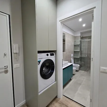 Select 6 Apartment *