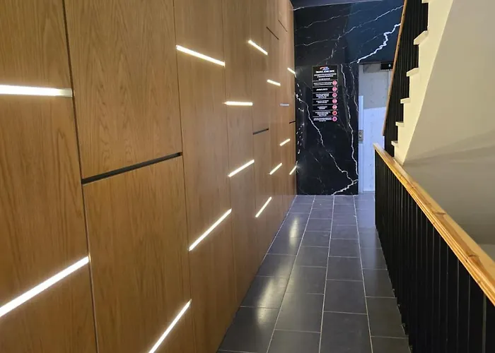 Select 6 Apartament *