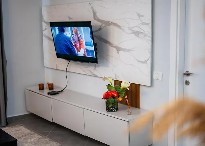 Select 6 Apartament *